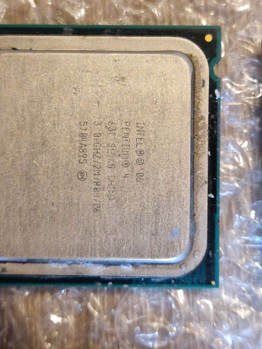 Netestate 9 procesoare intel