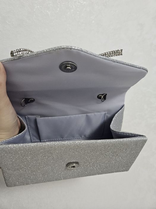 Продам сумочку вечернюю