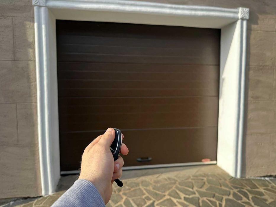 Usa garaj sectionala glisant automata telecomanda motor Satu Mare