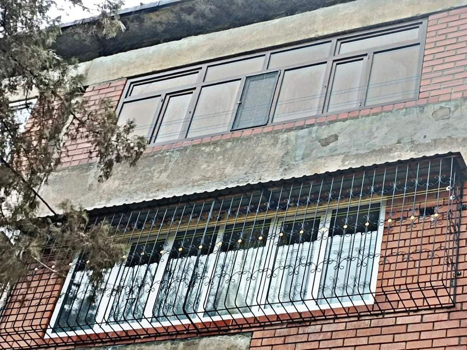 Уй сотилади Чирчик 3-мкр 3 хона кирпичный дом 3/3/4  77-серия