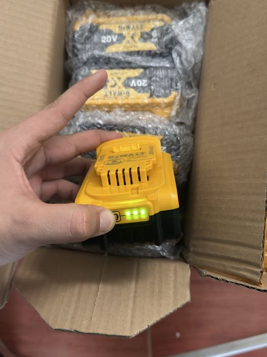 24 Baterii Dewalt 20v 6ah