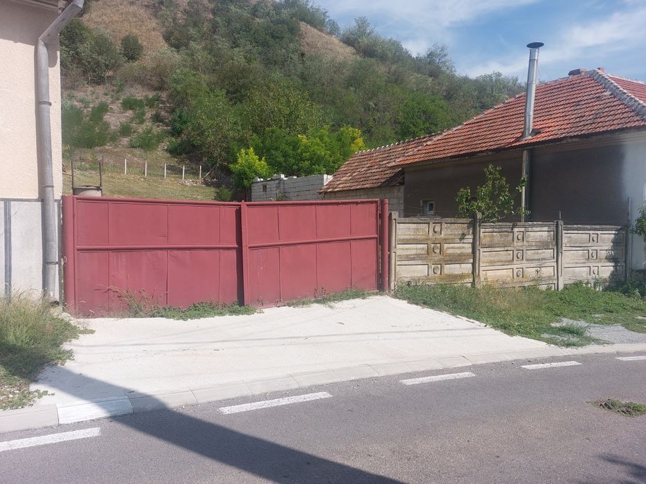 Vând loc de casă