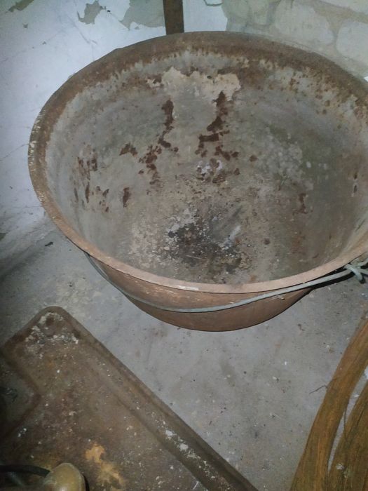 Казан чугунный на 50л