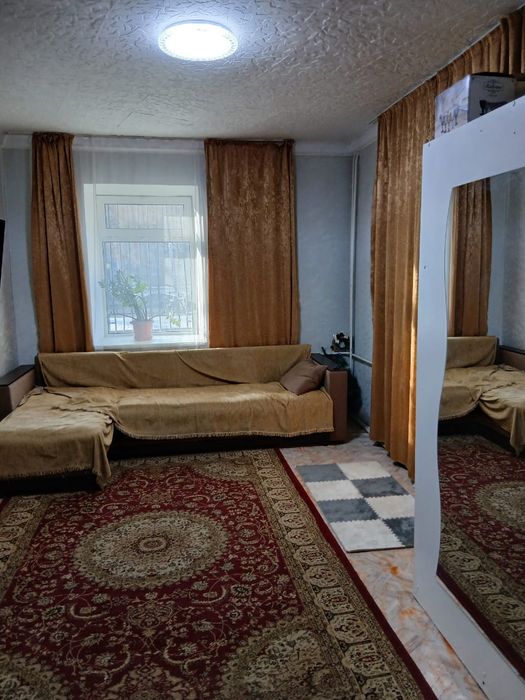 Продам диван за 30ооо теңге  .в использовании 2 года .Көшек собак нет