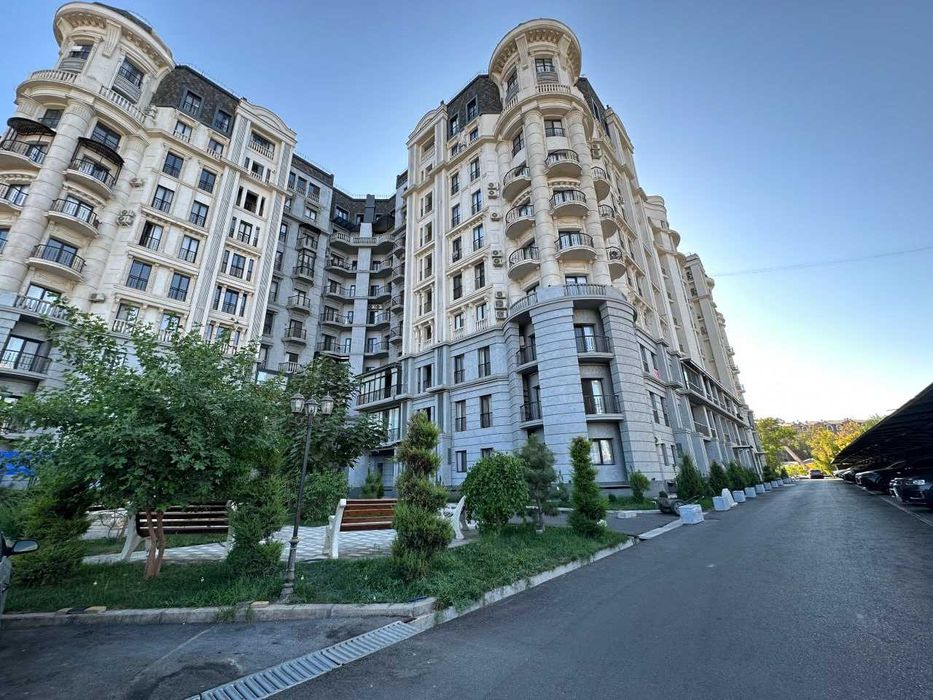 Продается коммерция в новостройке Дархан Авеню цоколь 125м2 (Jane)