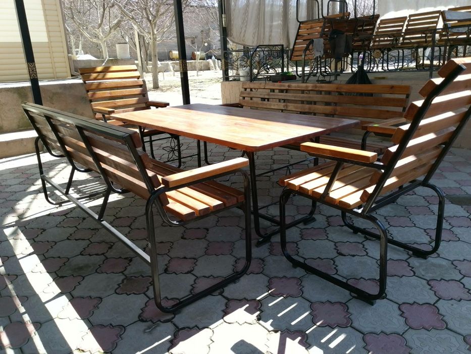 Скамейка , кресла , стол