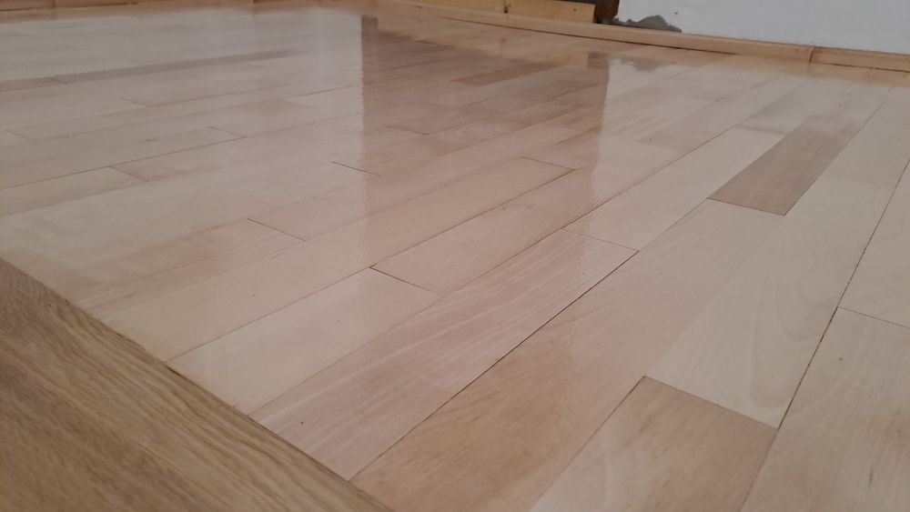 Rașchetez ,chituiesc,grunduiesc, lacuiesc