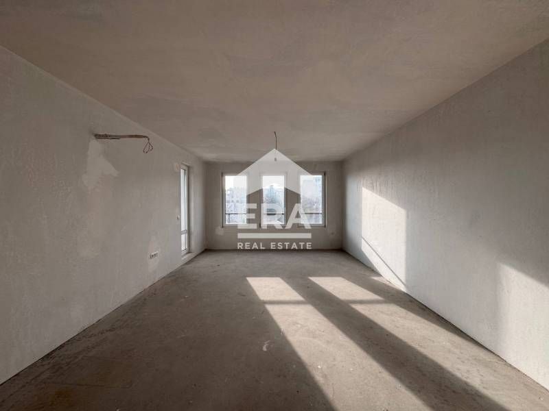 Тристаен апартамент за продажба - Св.св. Константин и Елена, Варна