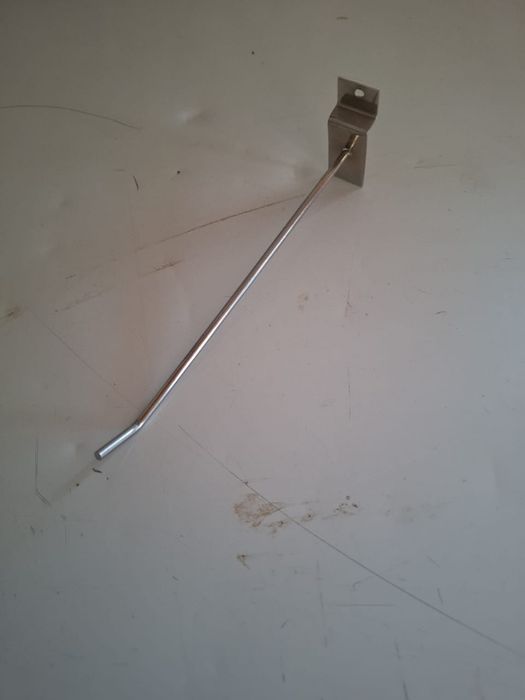 Крючок перфорированный.