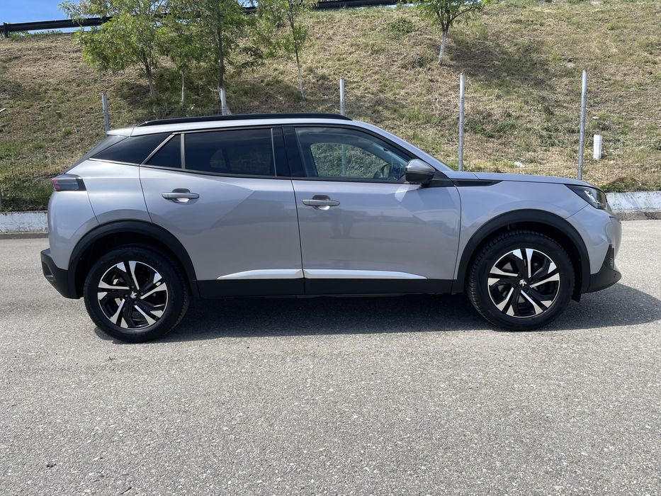 Peugeot 2008 Allure HDI 1500 cm 130 cp E 6 An 2020 Cockpit