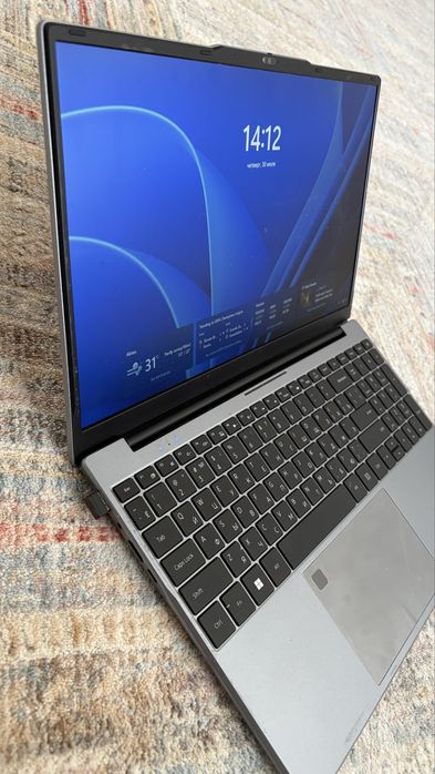 Castom CS-E157D | Ryzen 5 3500U | 16GB RAM | SSD 1TB