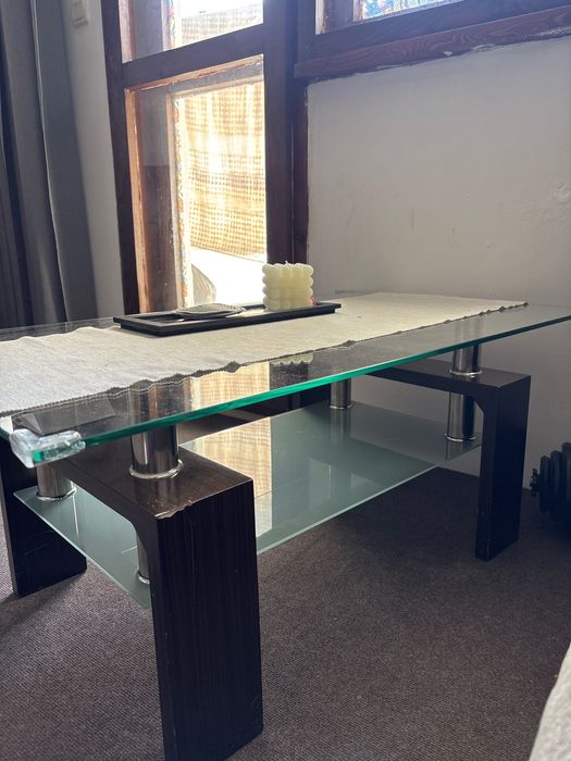 Холна стъклена маса на две нива