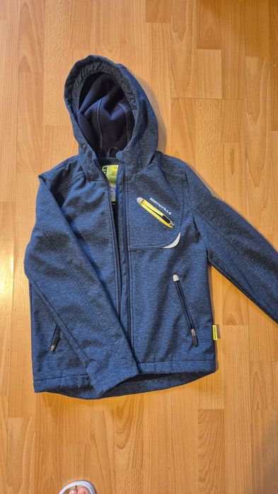 Vând geaca softshell, mărimea 146