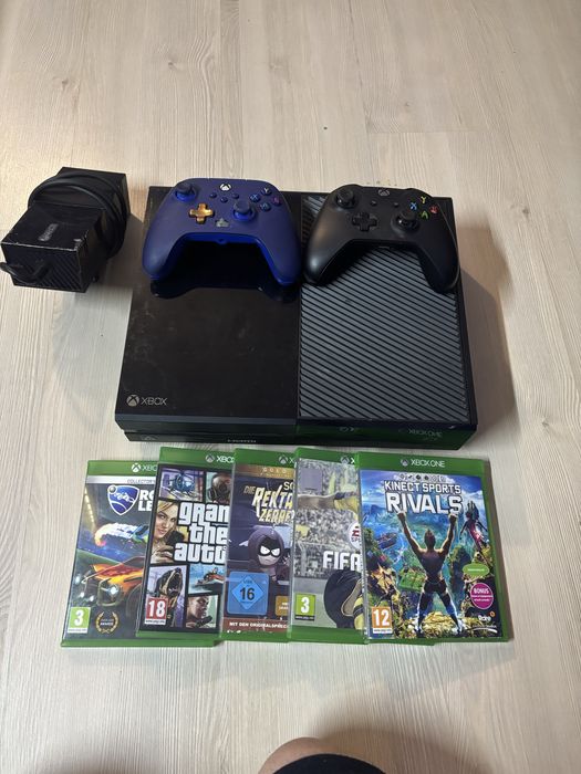 Xbox one cu 2 controlere