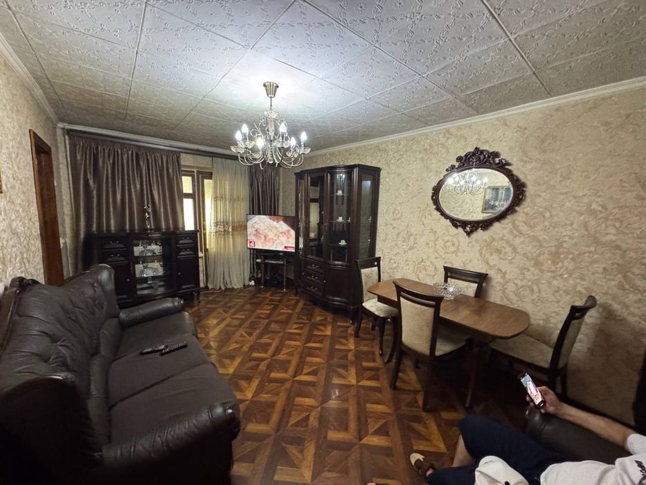 Darxonda 3 komnatli kvartira sotiladi