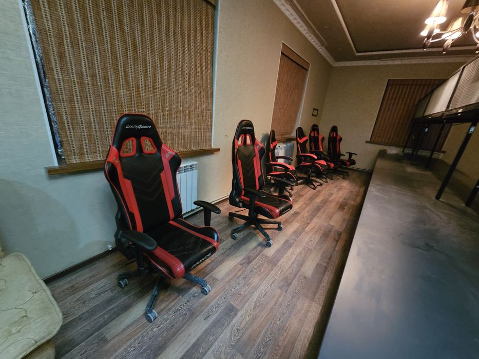 , компьютерный стол и бар