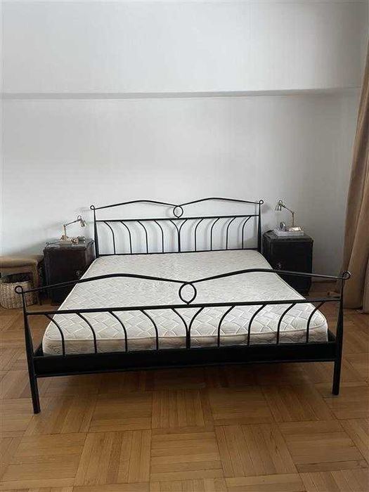 Pat din metal si saltea cu arcuri