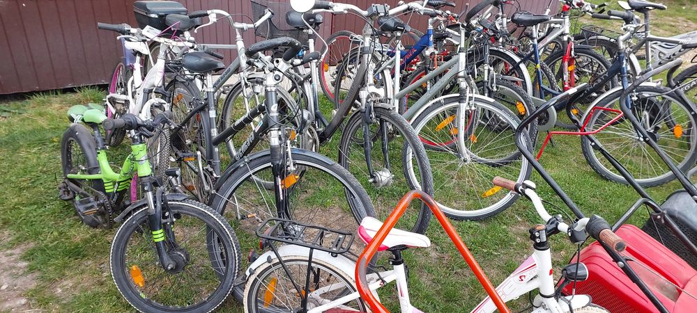 Masina tuns iarba, si bicicleta
