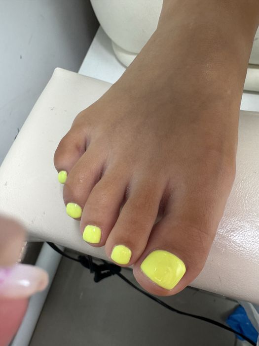 Маникюр, педикюр