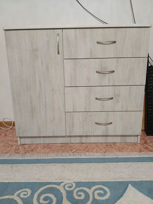 Продам комод ! В хорошем состоянии !