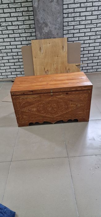 Сундук из дерева