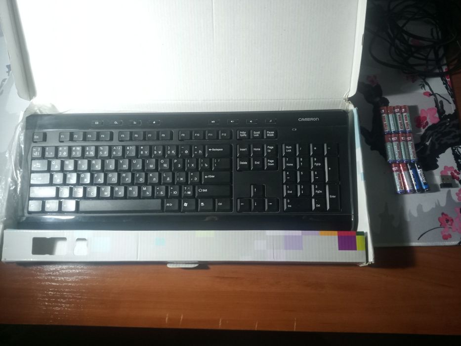 Продам беспроводную клавиатуру