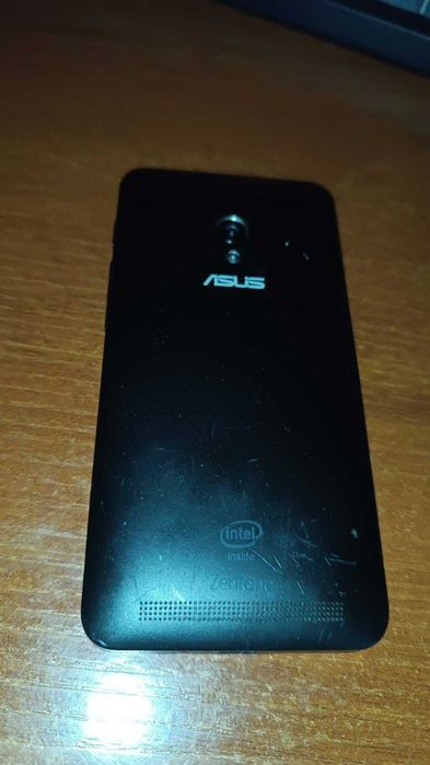 Смартфон asus в хорошем состоянии