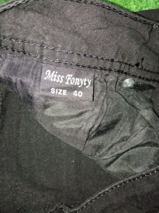 Чисто нов черен панталон