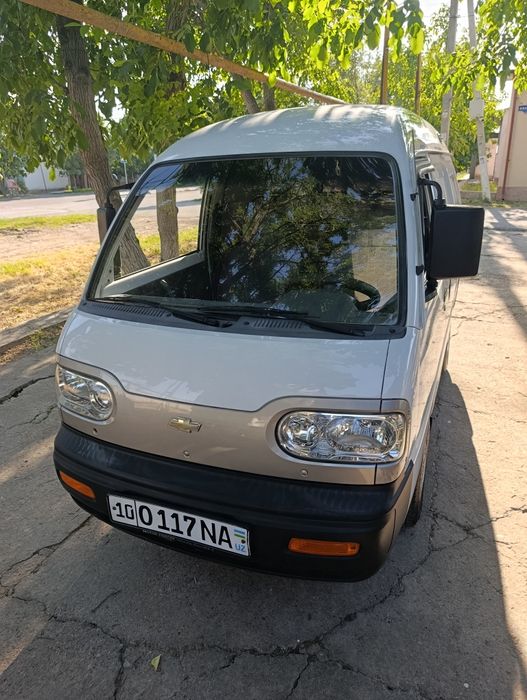 Автомобиль Дамас Van
