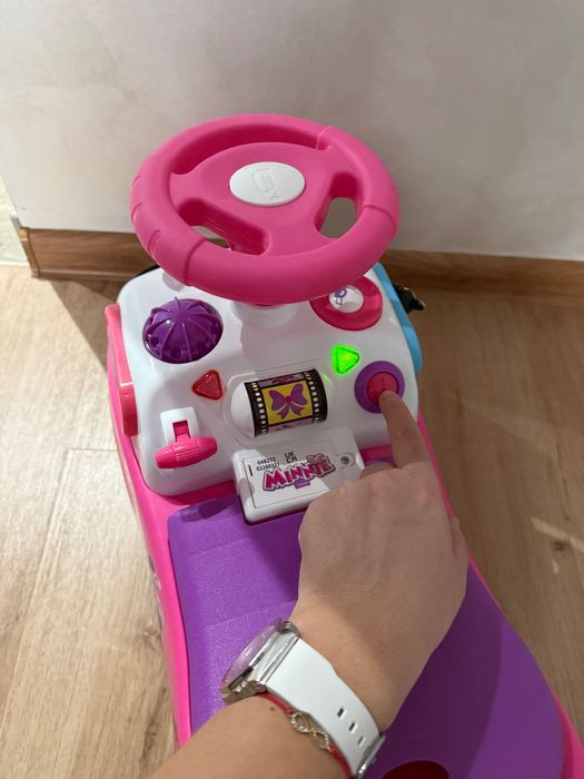 Кола за бутане с крачета Мини Маус