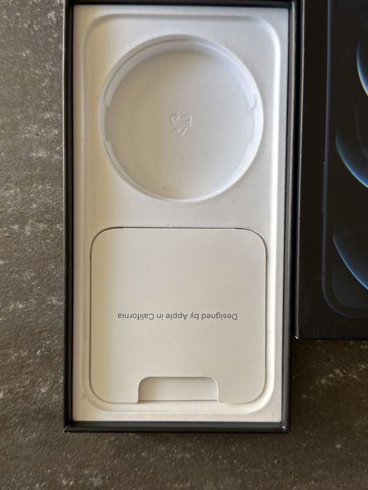 iPhone 12 pro синий