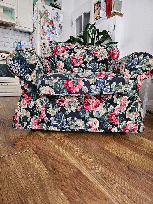 Триместен ъглов диван и кресло / фотьойл от серия EKTORP на ИКЕА