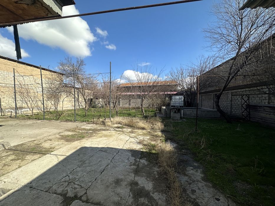 Nazarbekda Hovli Sotiladi