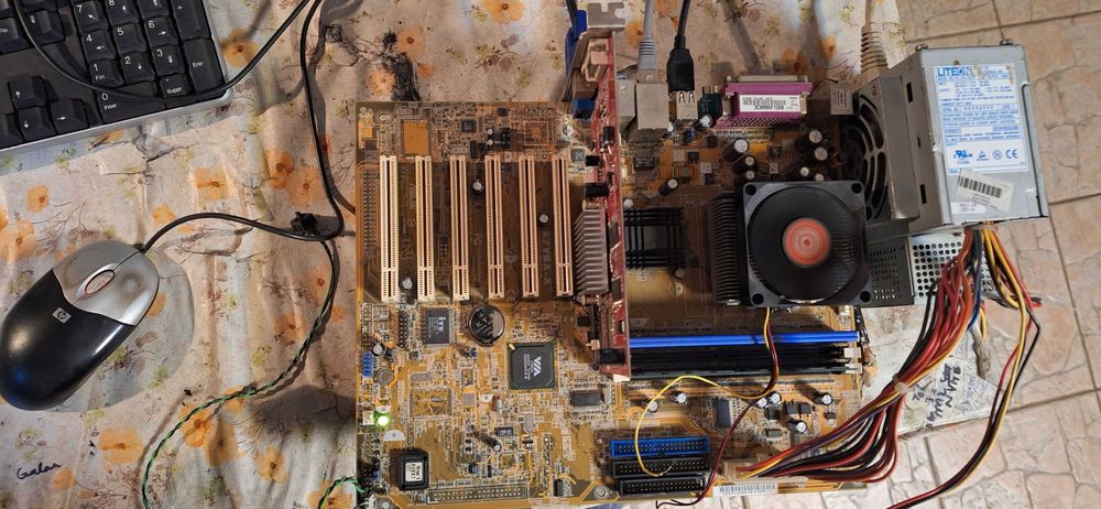 Kit retro, colectie, placa baza procesor Athlon 768MB video ATI Agp