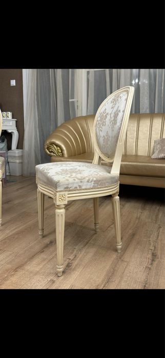 Столове и масичка барок