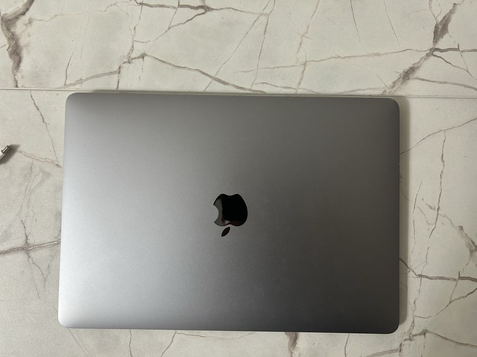 Продам MacBook Air M1
