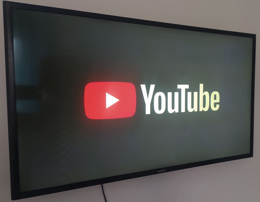 Самсунг-82см.3D Smart WIFI T2