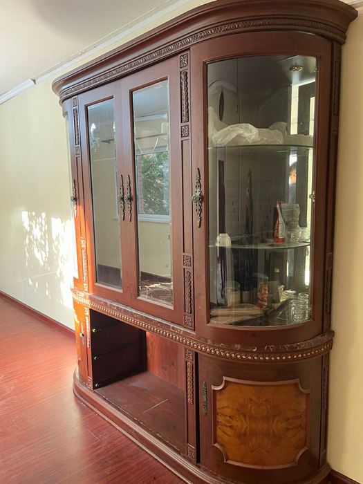 Продается сервант