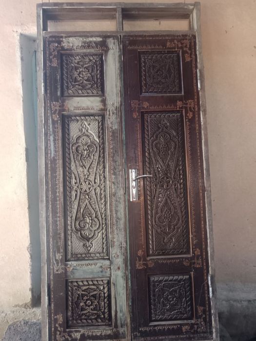 Eshiklar sotiladi