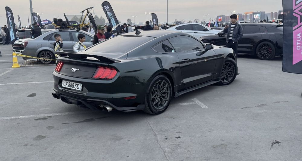 Ford Mustang 2.3 EcoBoost — Дерзкий, Мощный, Готов к дороге!