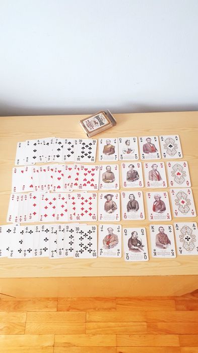 карти за игра и колекция