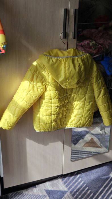 Куртки детские б/у продам