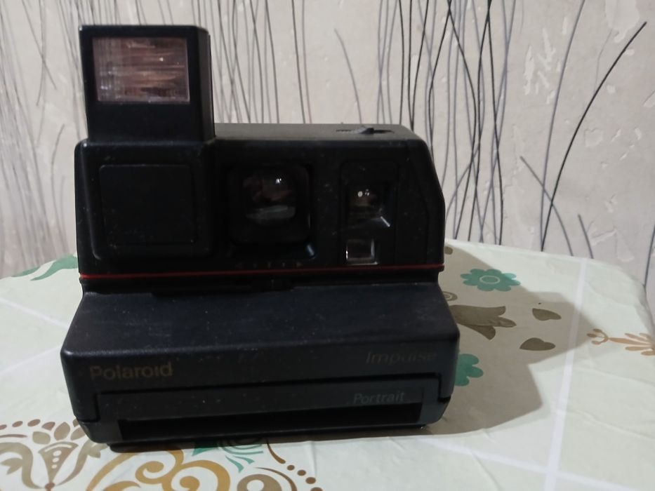 Фотоаппарат Polaroid первый выпуск.