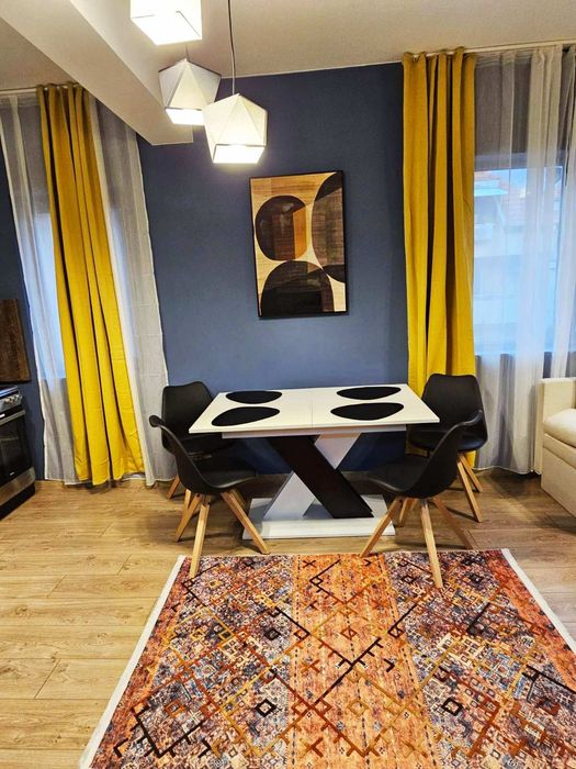 Предлагам цяла самостоятелна сграда с 11 апартамента