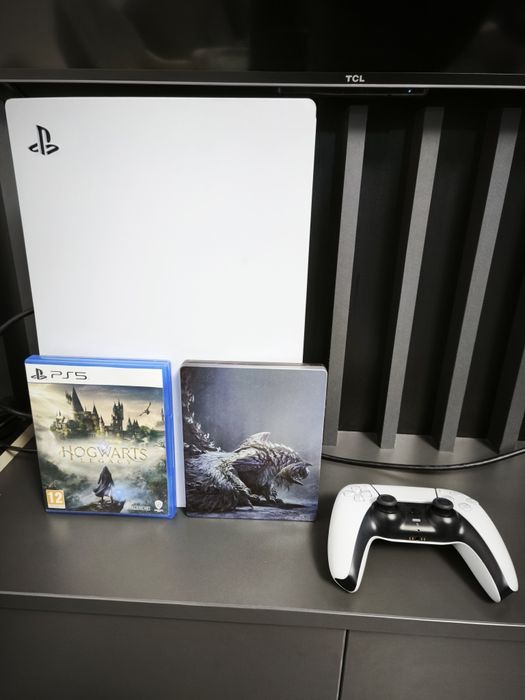 Vând PlayStation 5 disk edition + 2 jocuri