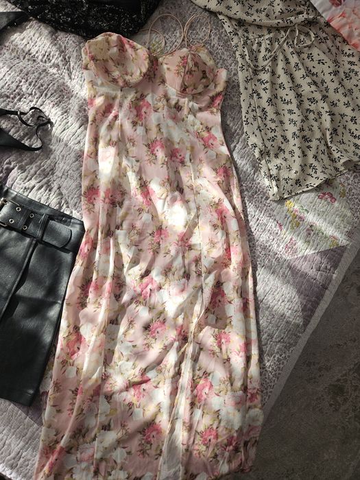 Отдам даром женские одежды