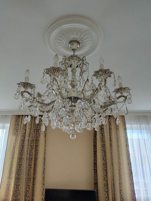 Продам люстру. 90 000тг. Торг.