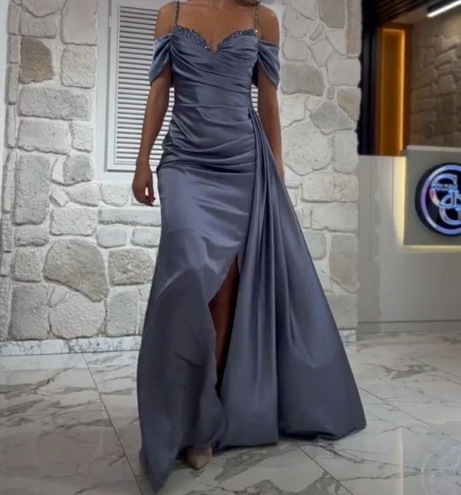 Официална рокля размер 38