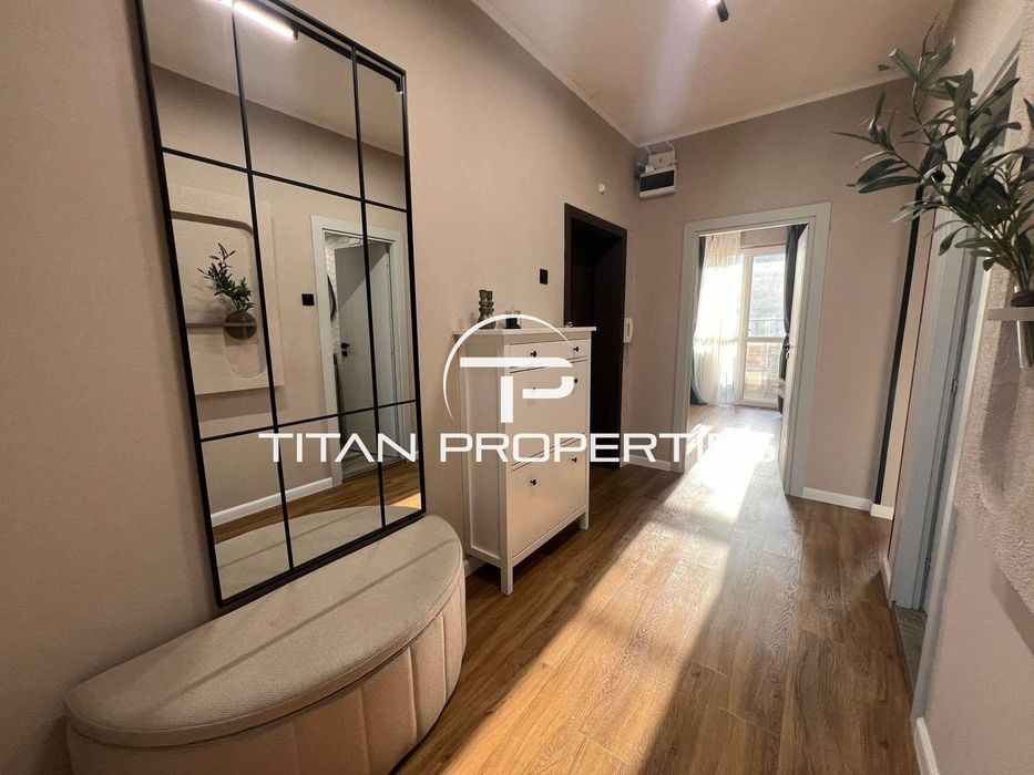 Дава се под наем Четиристаен апартамент в Варна, Център - 120 кв.м за 1500 € - Снимка #12