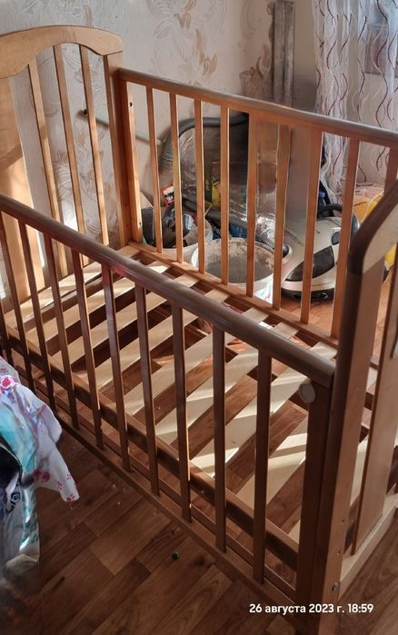 Детская кроватка